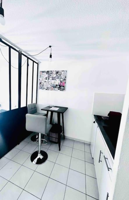 Studio Gare St Roch Avec Box De Garage Lägenhet Montpellier Exteriör bild